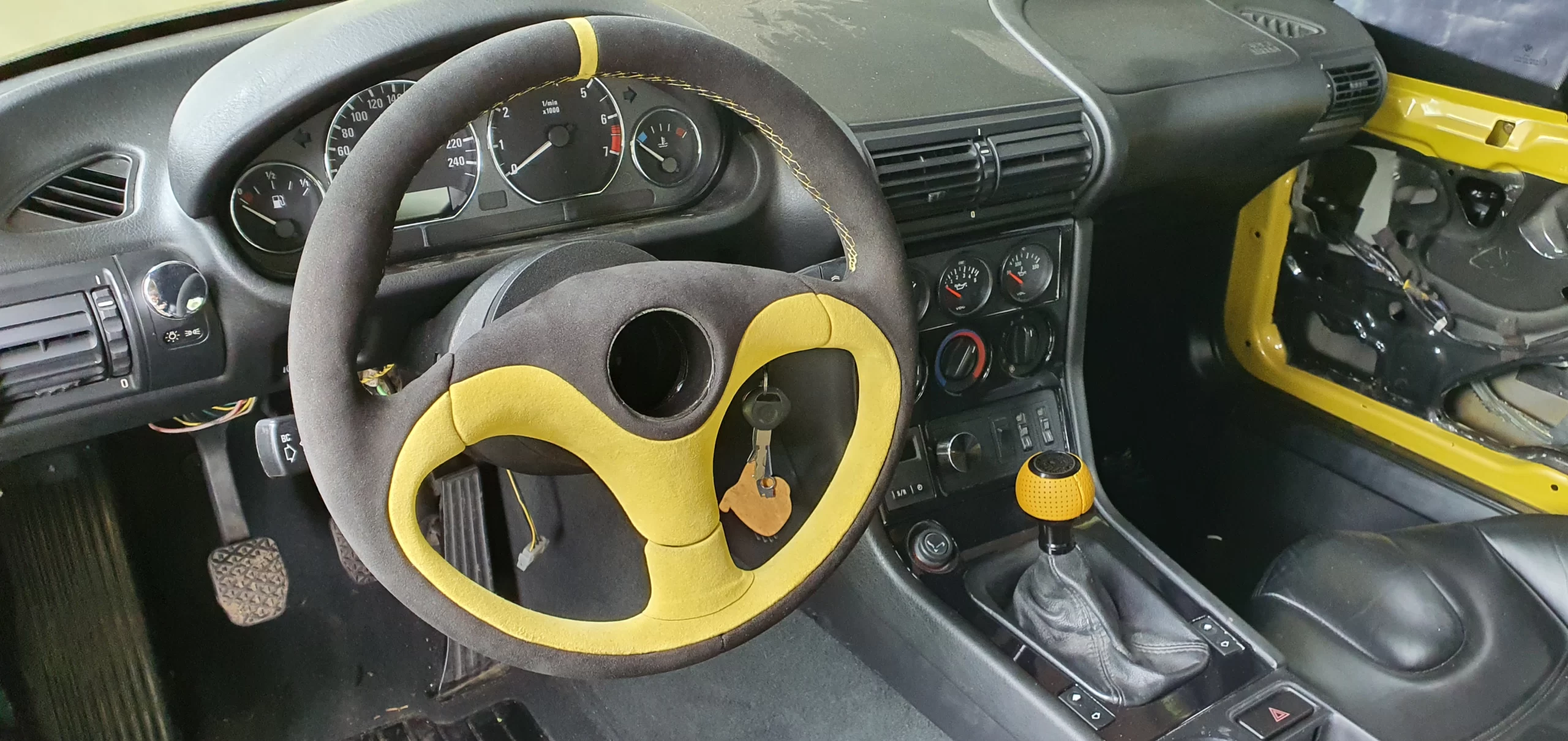bmw z3 project phoenix yellow